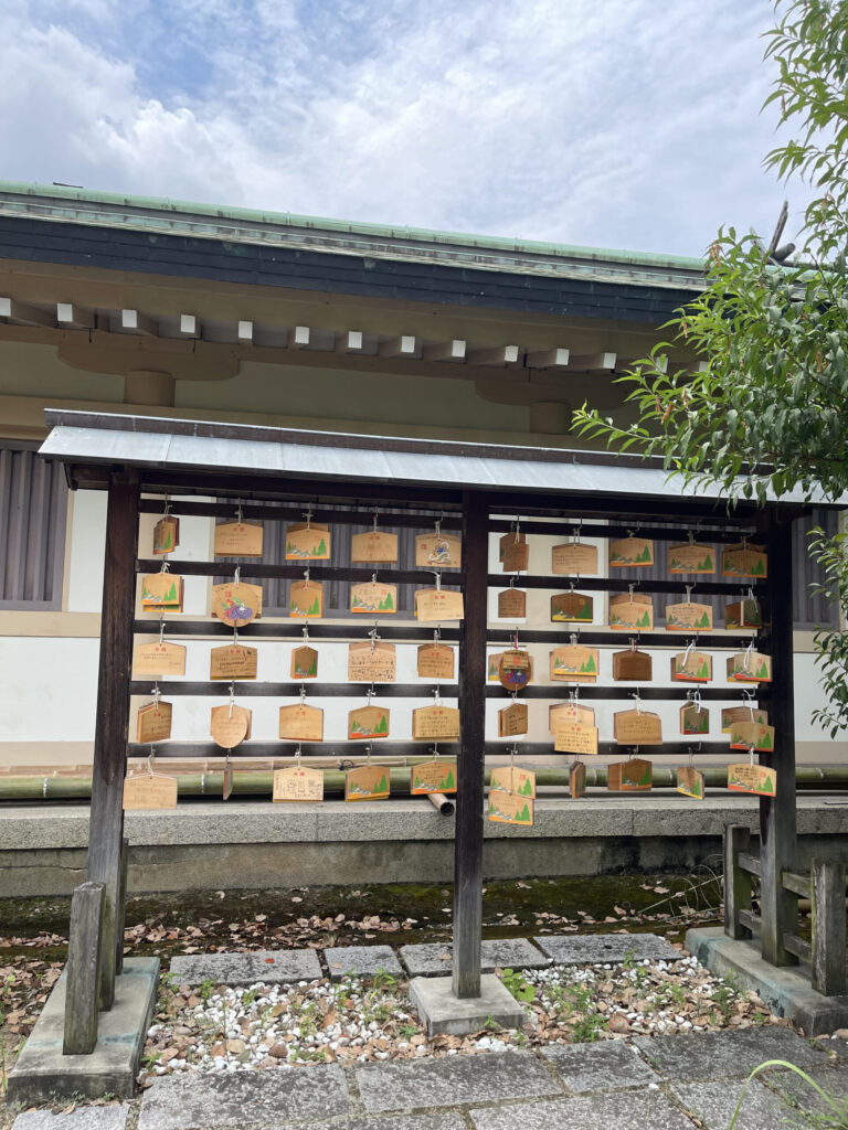 Wish-granting votive tablets